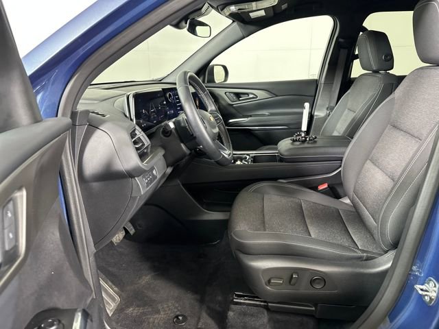Used 2025 Chevrolet Traverse LT image 11