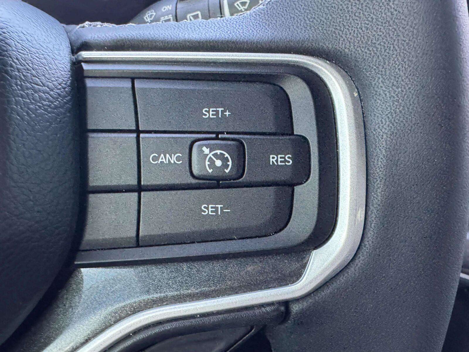 Used 2022 Jeep Wagoneer Series I AWD/4WD image 24