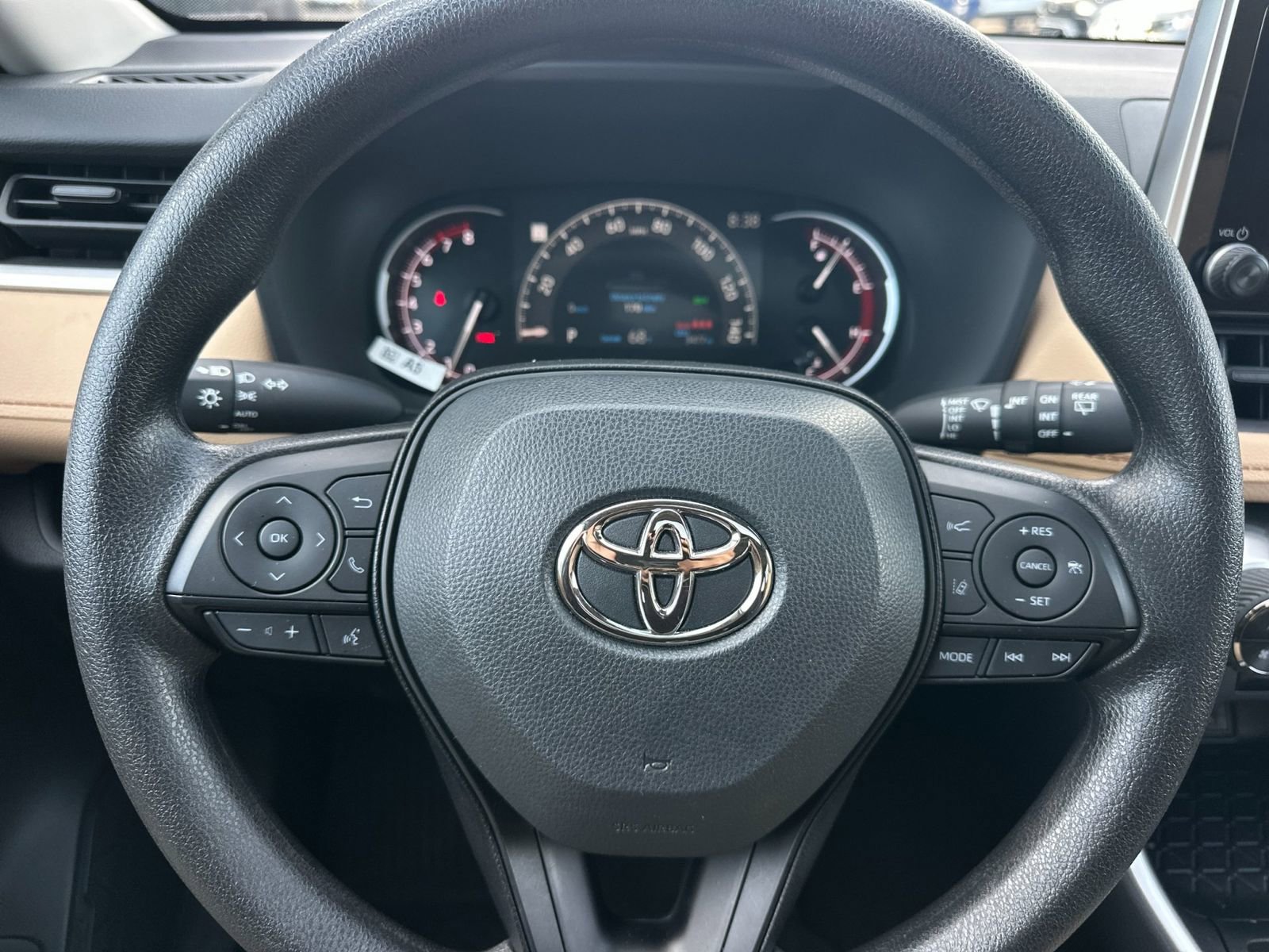 Used 2025 Toyota RAV4 XLE w/ Convenience Package AWD/4WD image 25