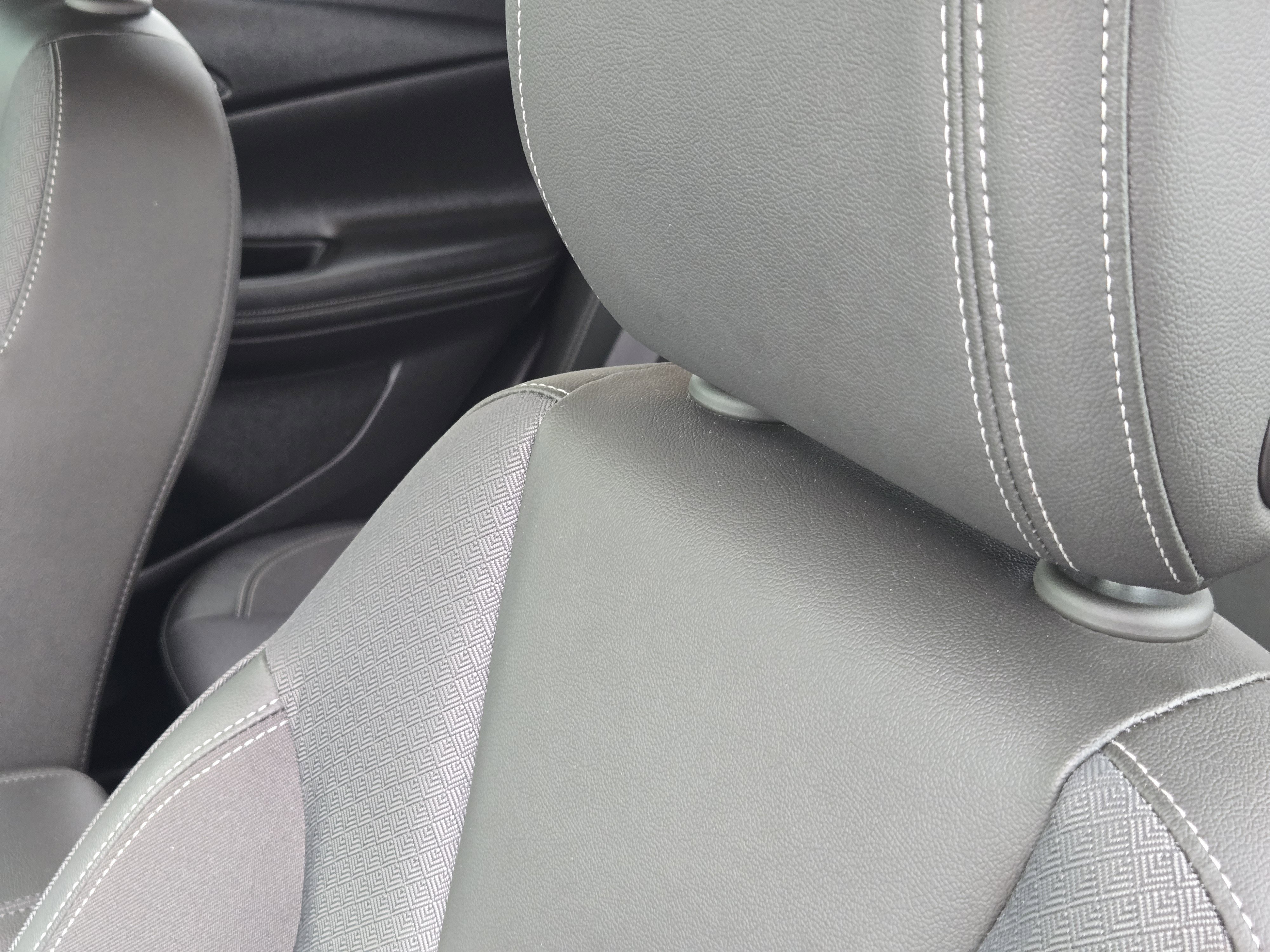 Used 2025 Buick Encore GX Preferred image 17