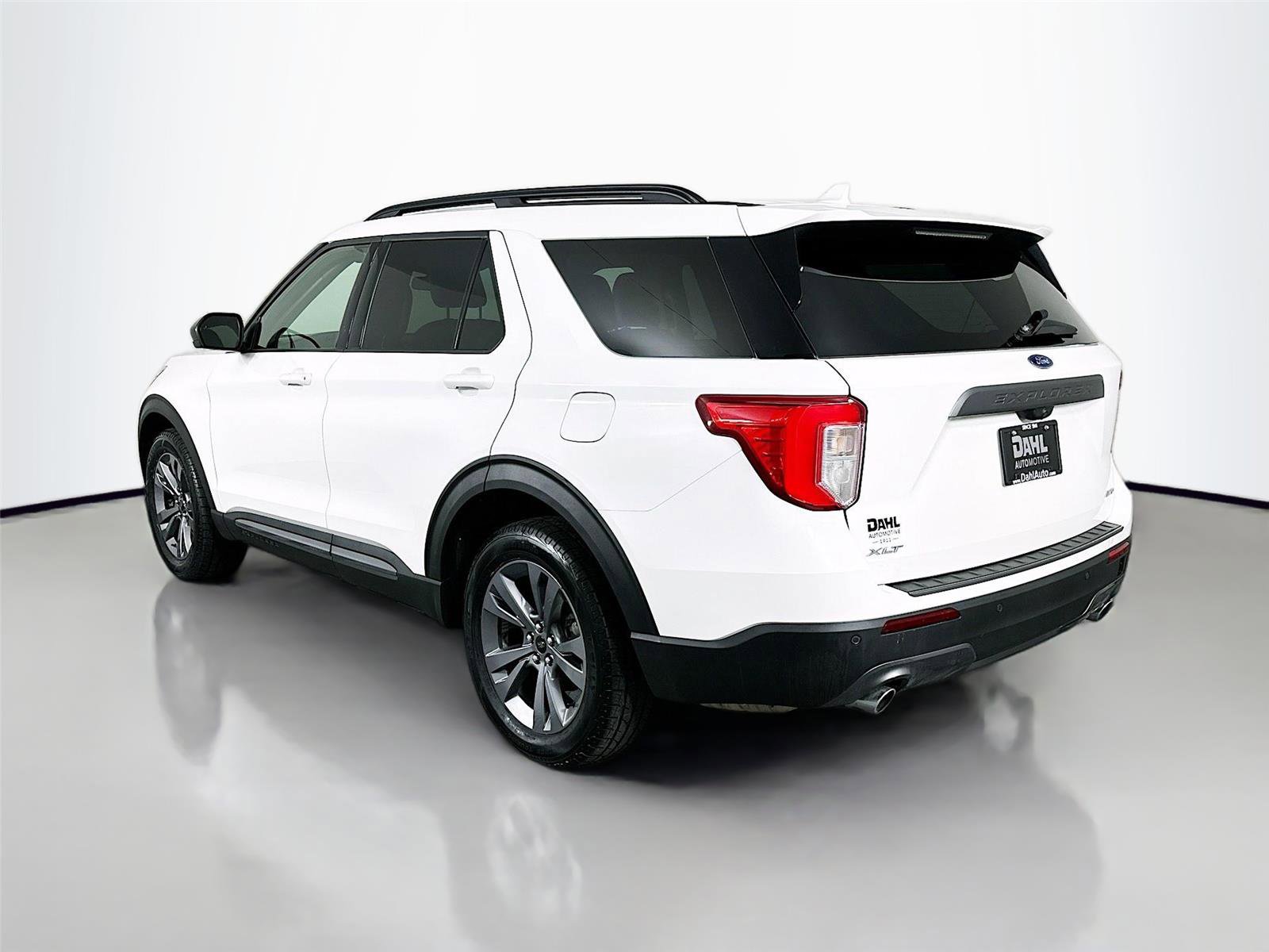 Used 2022 Ford Explorer XLT w/ Equipment Group 202A image 10