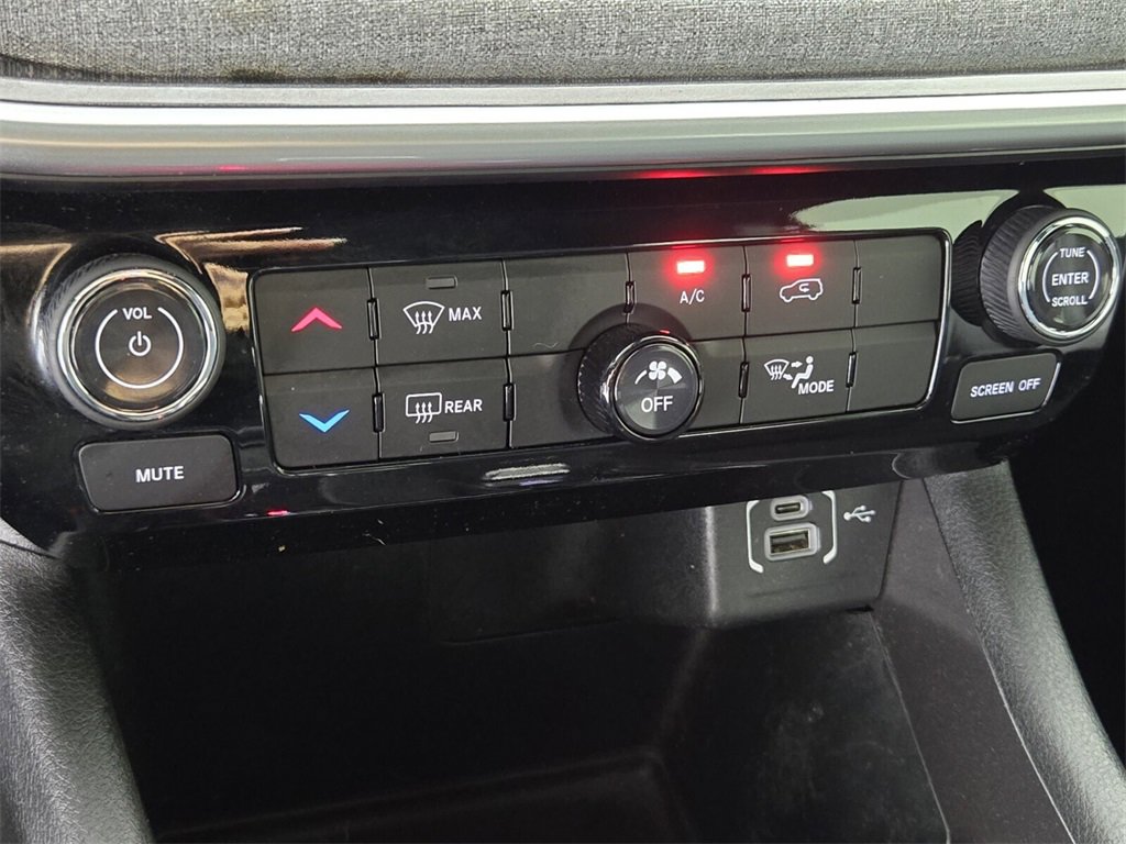 Used 2024 Jeep Compass Sport image 21