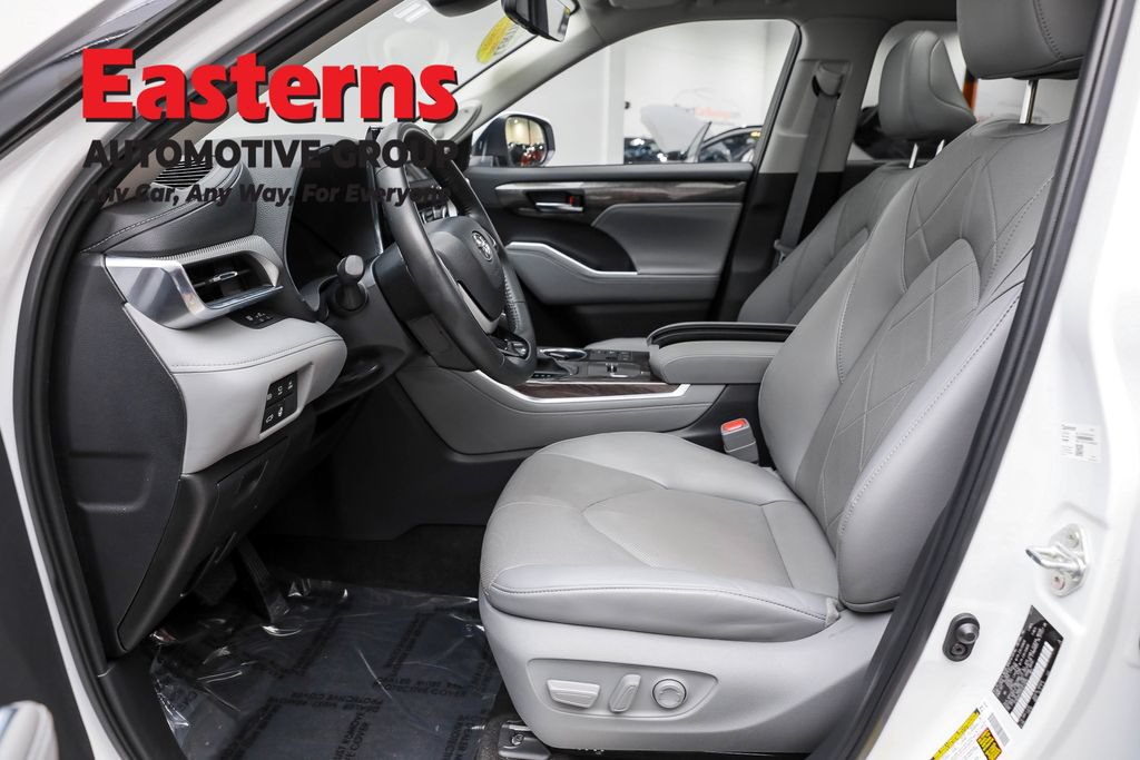 Used 2024 Toyota Highlander Platinum AWD/4WD image 14