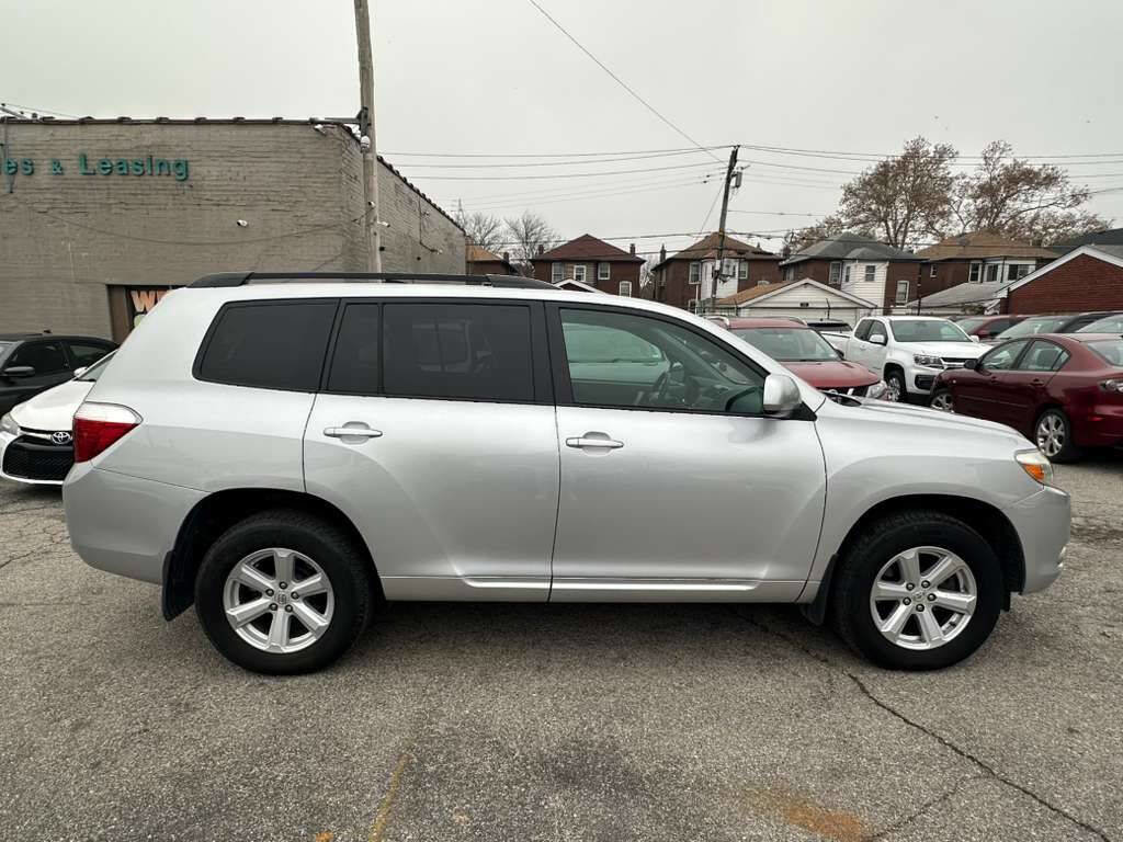 Used 2010 Toyota Highlander SE image 4