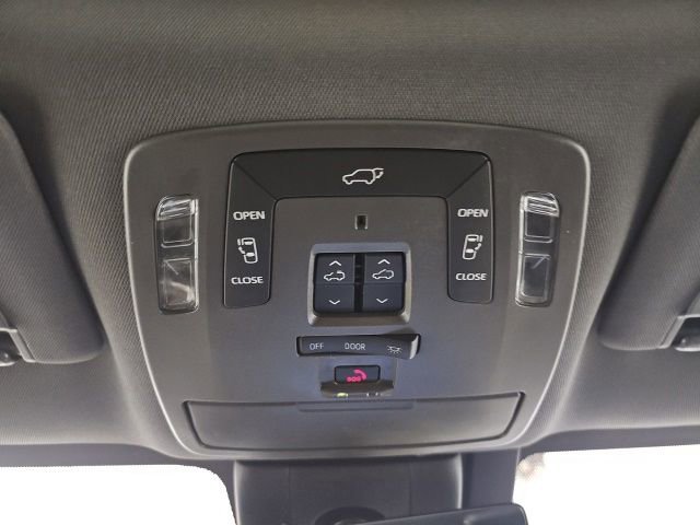 Certified 2022 Toyota Sienna Platinum FWD image 27