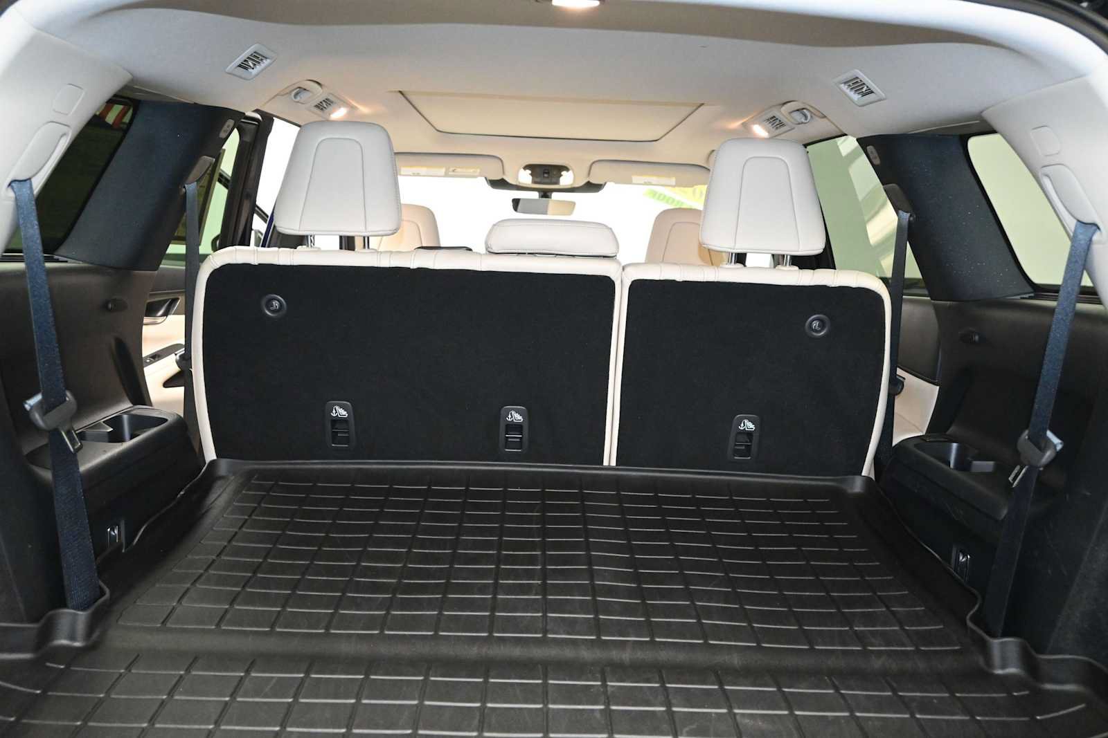 Used 2023 INFINITI QX60 Luxe w/ Cargo Package AWD/4WD image 30