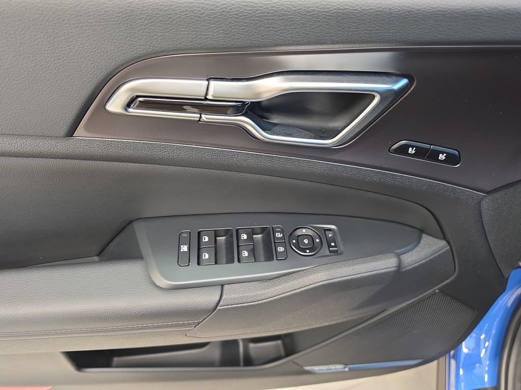 Certified 2026 Kia Sportage SX FWD image 17