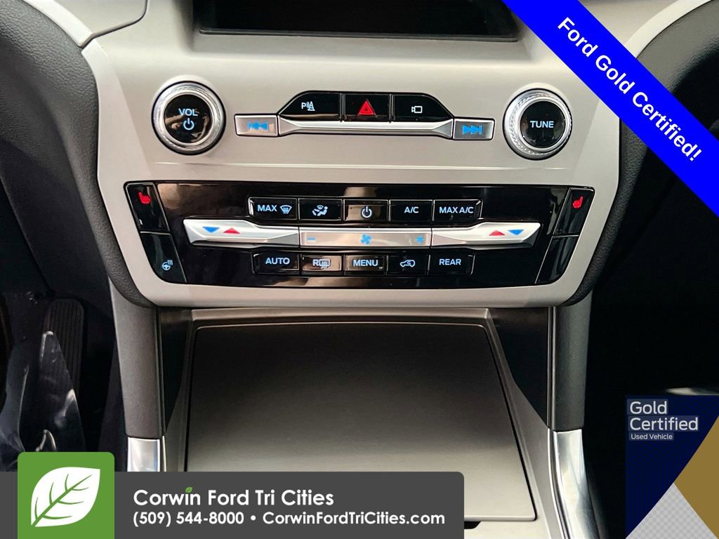 Used 2022 Ford Explorer XLT w/ Equipment Group 202A image 9