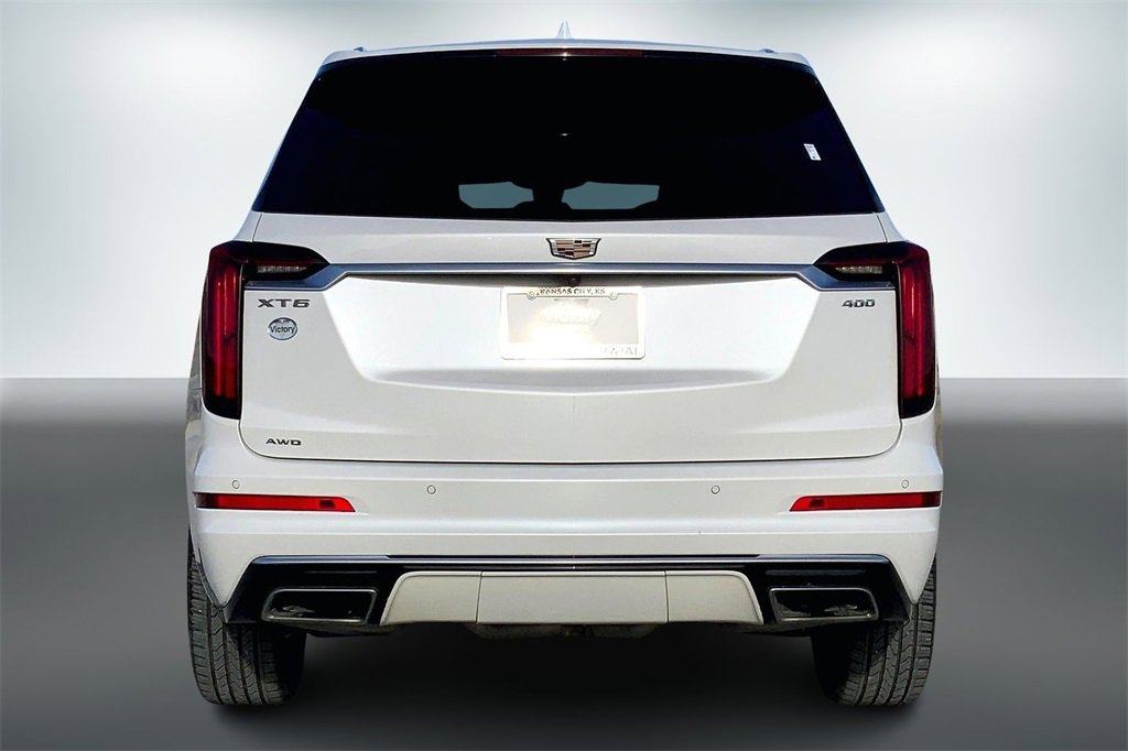 Used 2023 Cadillac XT6 Premium Luxury image 6