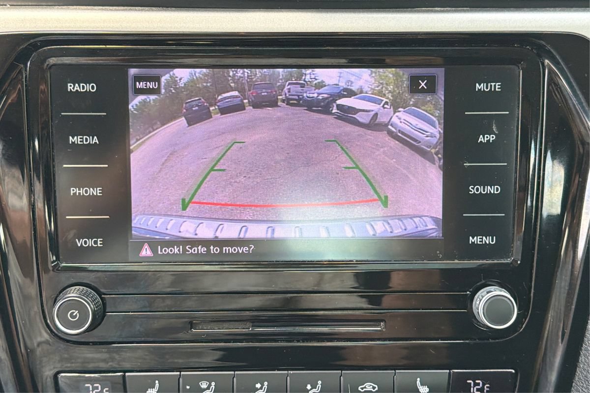 Used 2022 Volkswagen Passat 2.0T SE FWD image 30