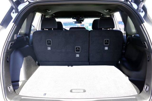 New 2025 Jeep Grand Cherokee Laredo w/ Luxury Tech Group I RWD image 21
