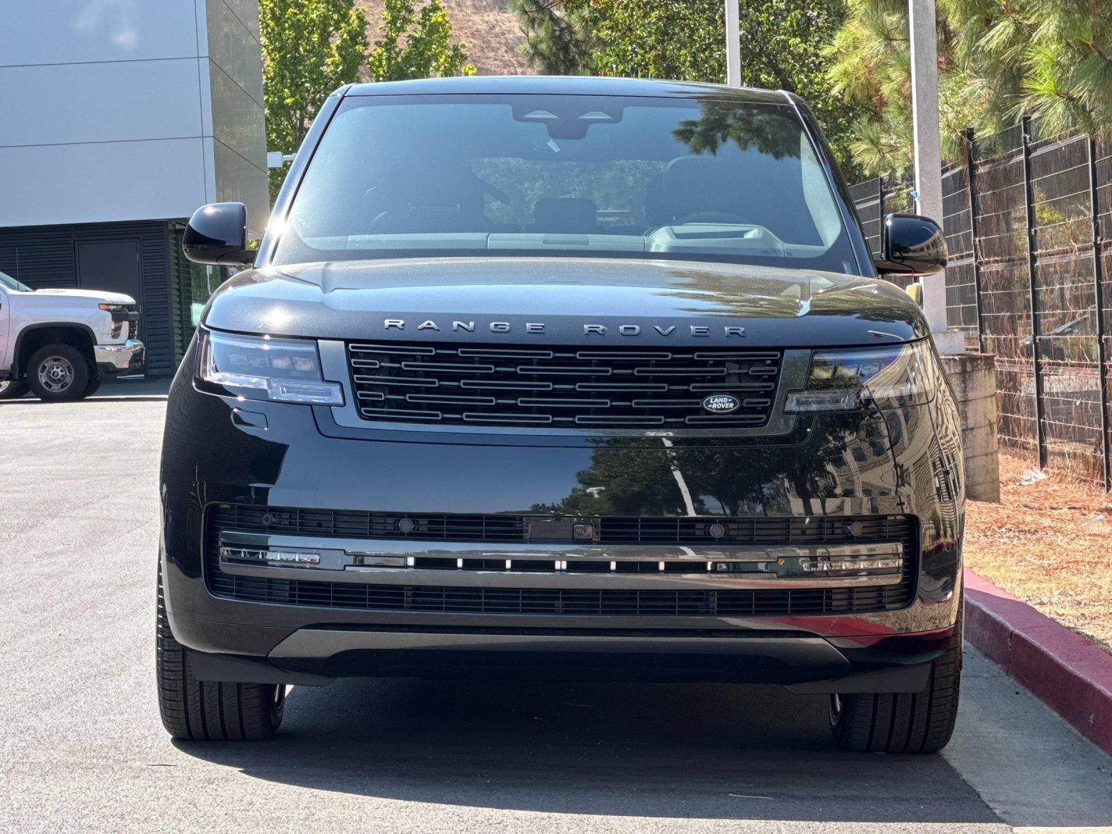 New 2026 Land Rover Range Rover SE AWD/4WD image 9