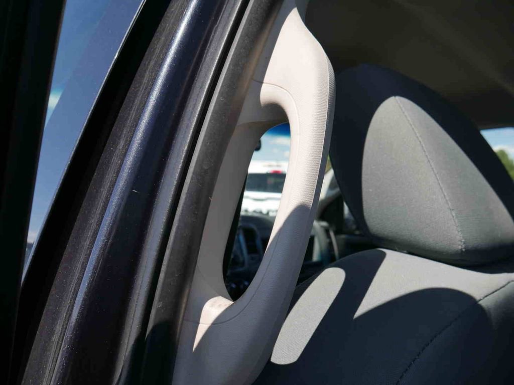 Used 2013 RAM 1500 ST w/ SXT Appearance Group AWD/4WD image 16