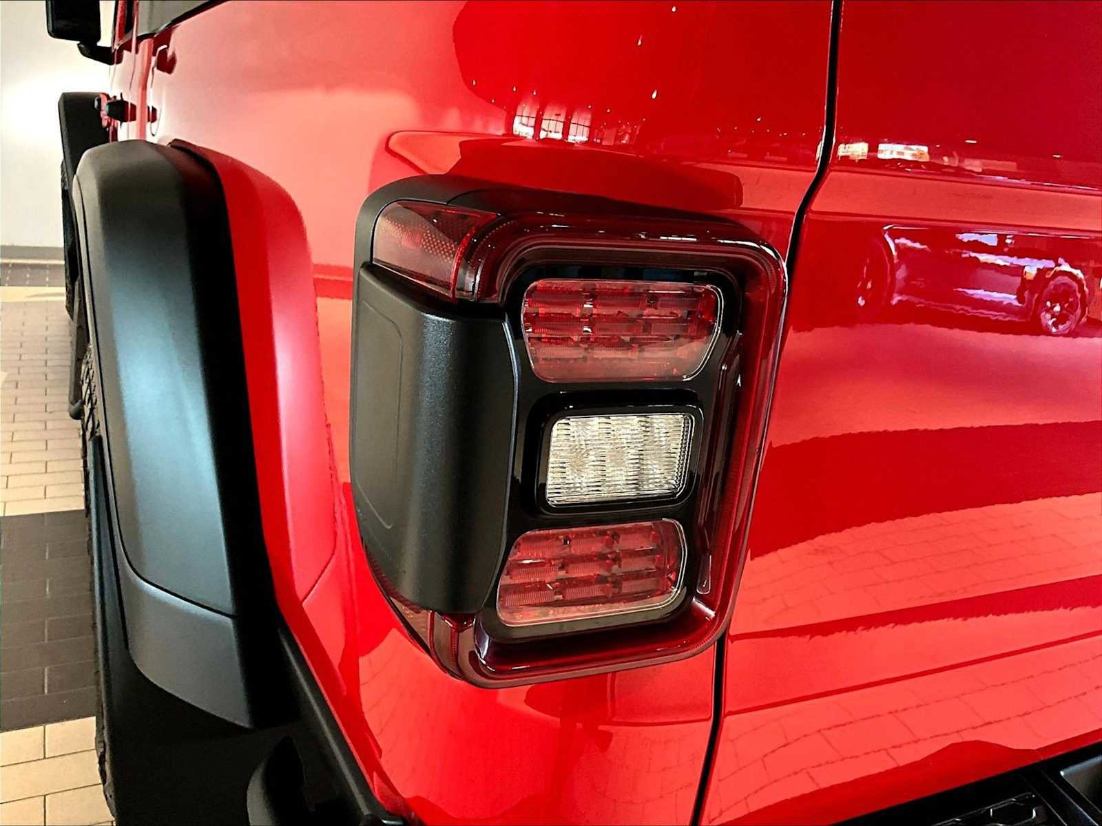 Used 2021 Jeep Gladiator Rubicon image 35