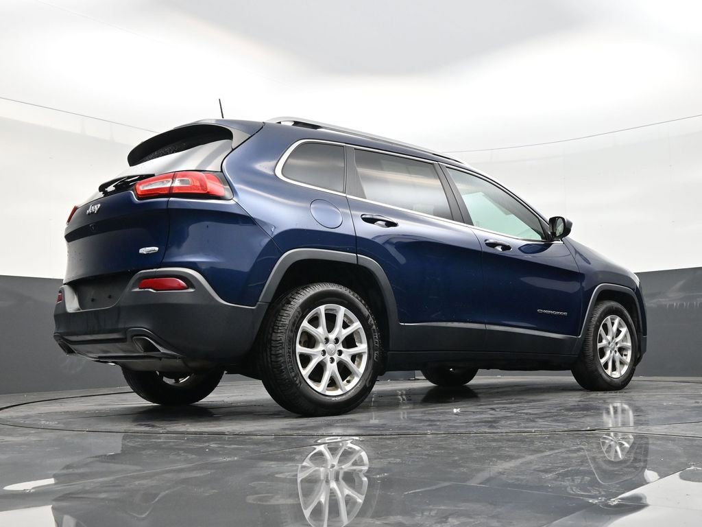Used 2018 Jeep Cherokee Latitude Plus w/ Cold Weather Group image 23