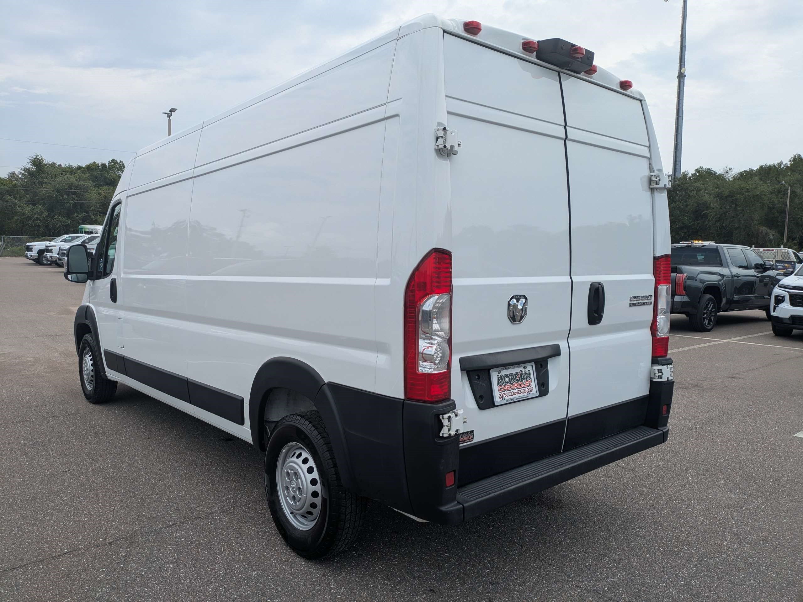 Used 2025 RAM ProMaster 2500 w/ Convenience Group FWD image 5