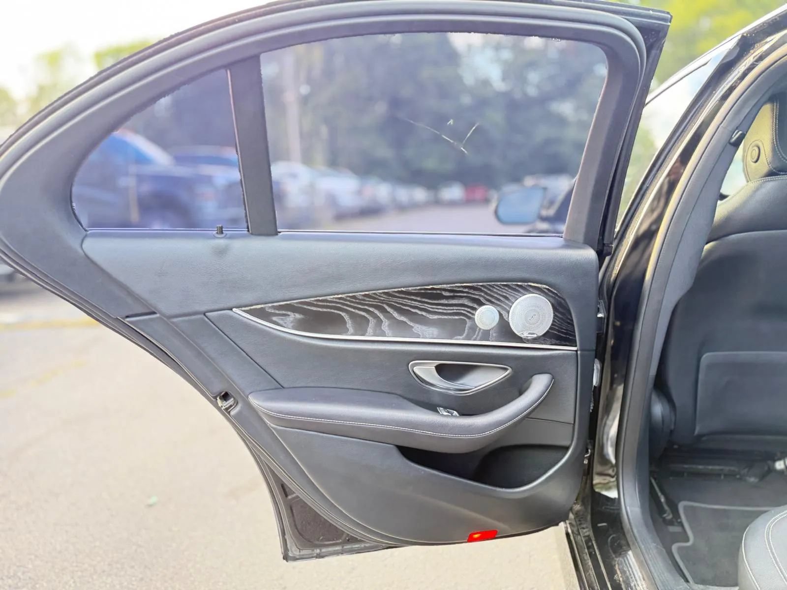 Used 2019 Mercedes-Benz E 300 4MATIC image 13