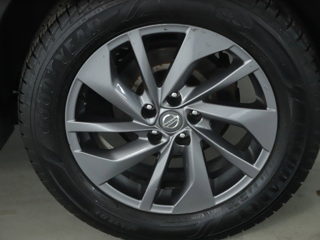 Used 2016 Nissan Rogue SL w/ SL Premium Package image 40