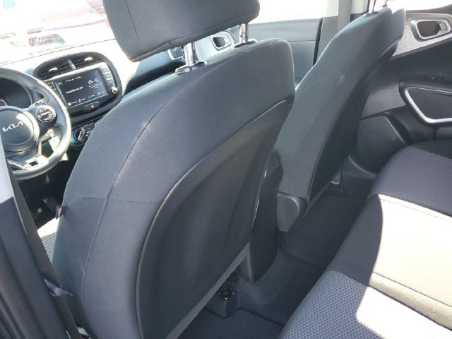 Used 2023 Kia Soul LX w/ LX Technology Package FWD image 13