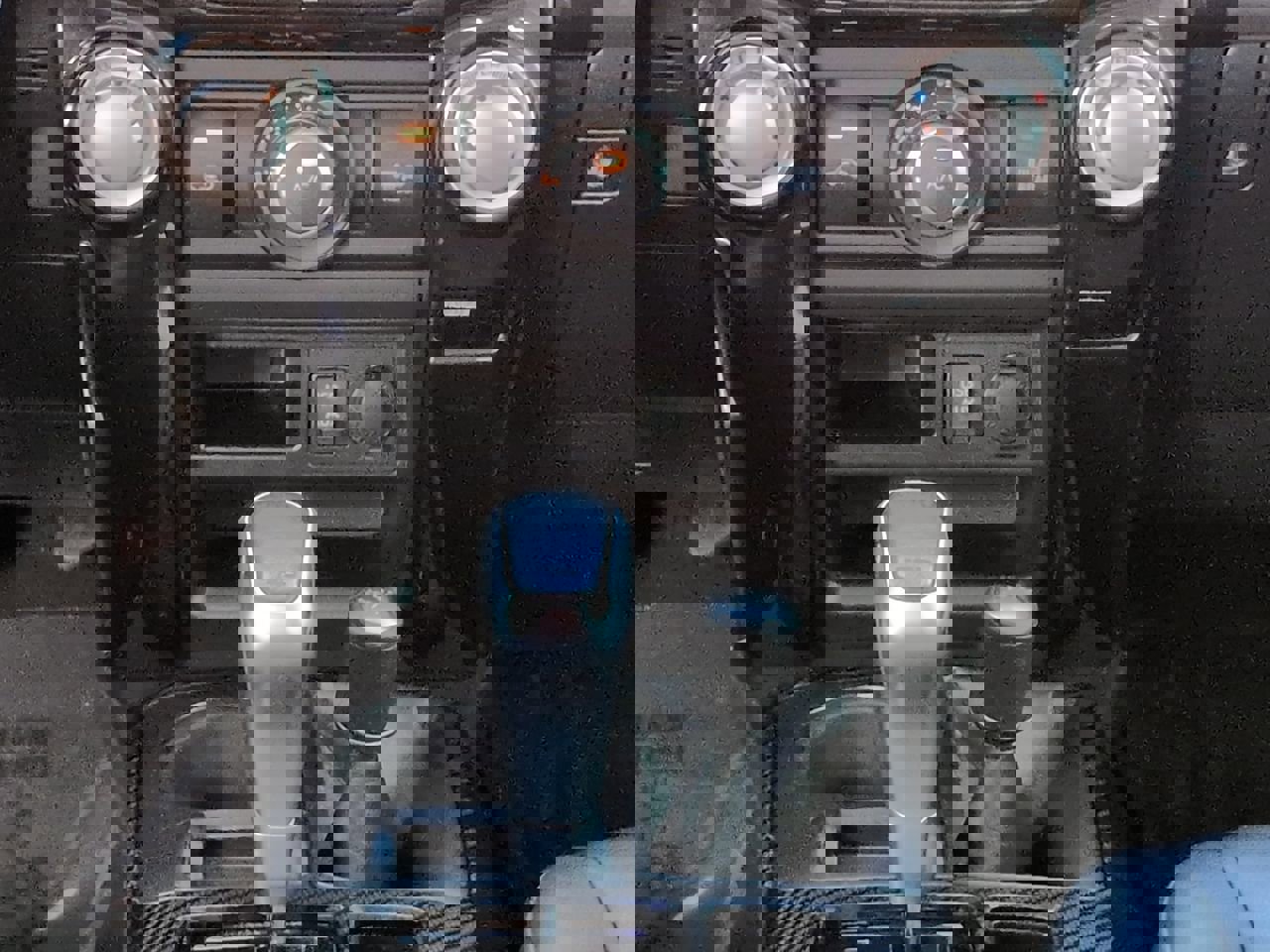 Used 2018 Toyota 4Runner TRD Off-Road Premium AWD/4WD image 18