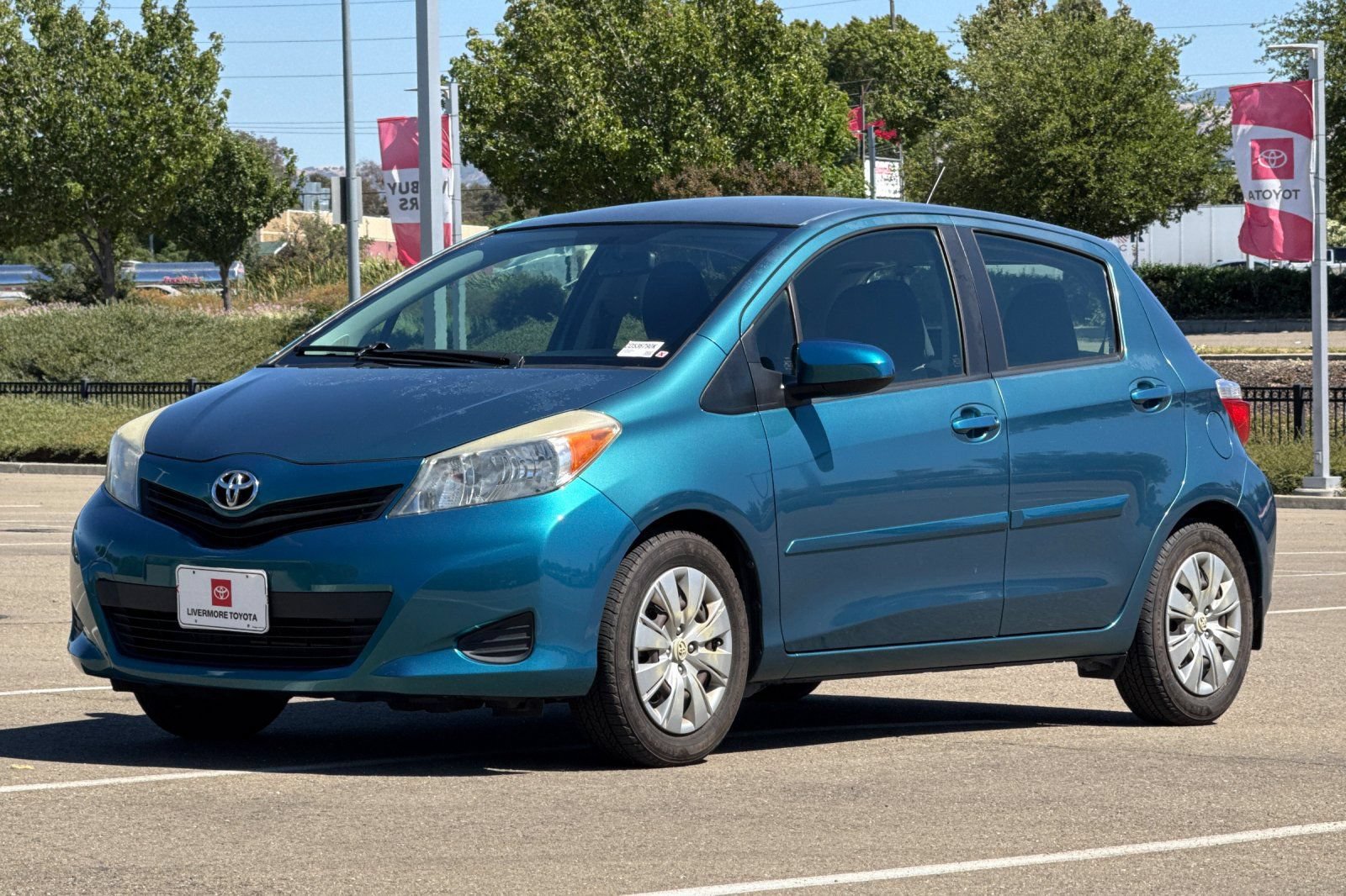 Used 2012 Toyota Yaris LE FWD image 8