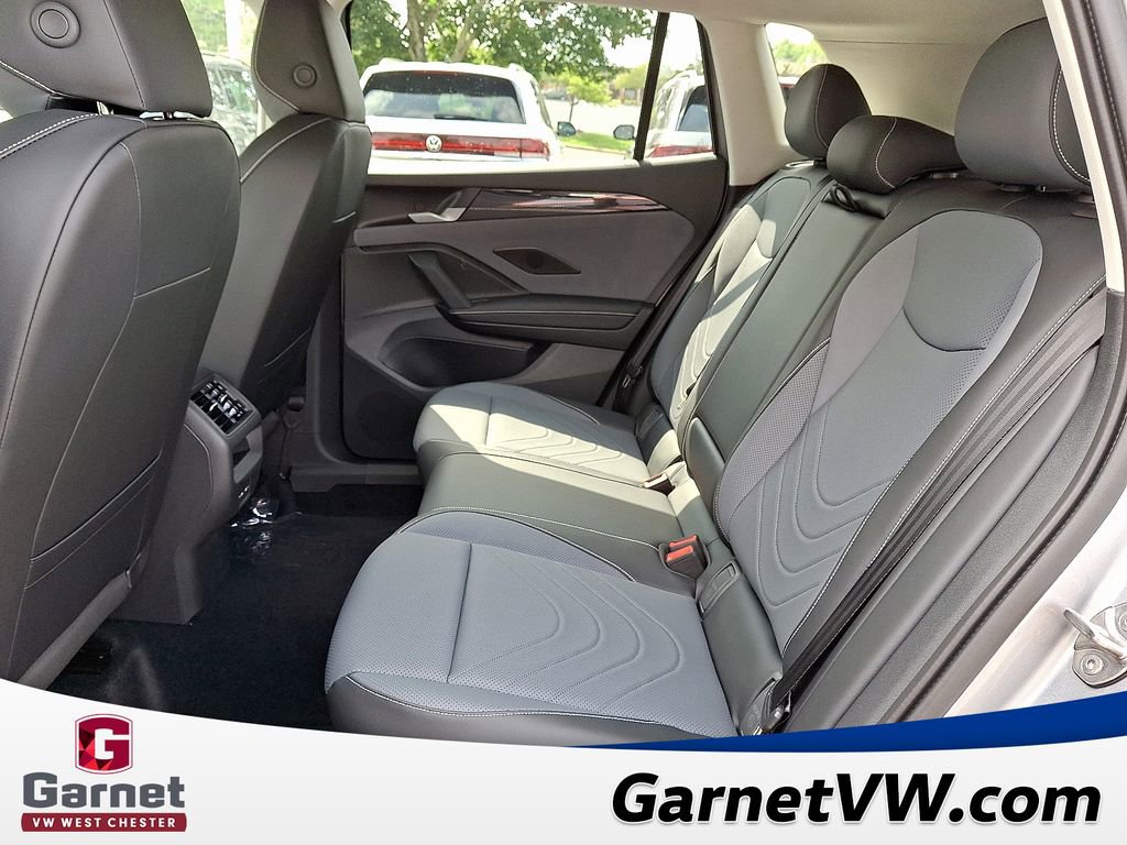 New 2025 Volkswagen Tiguan SE image 5