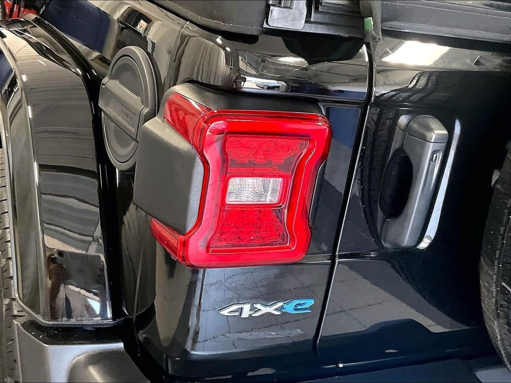 Used 2024 Jeep Wrangler Unlimited Sahara AWD/4WD image 33