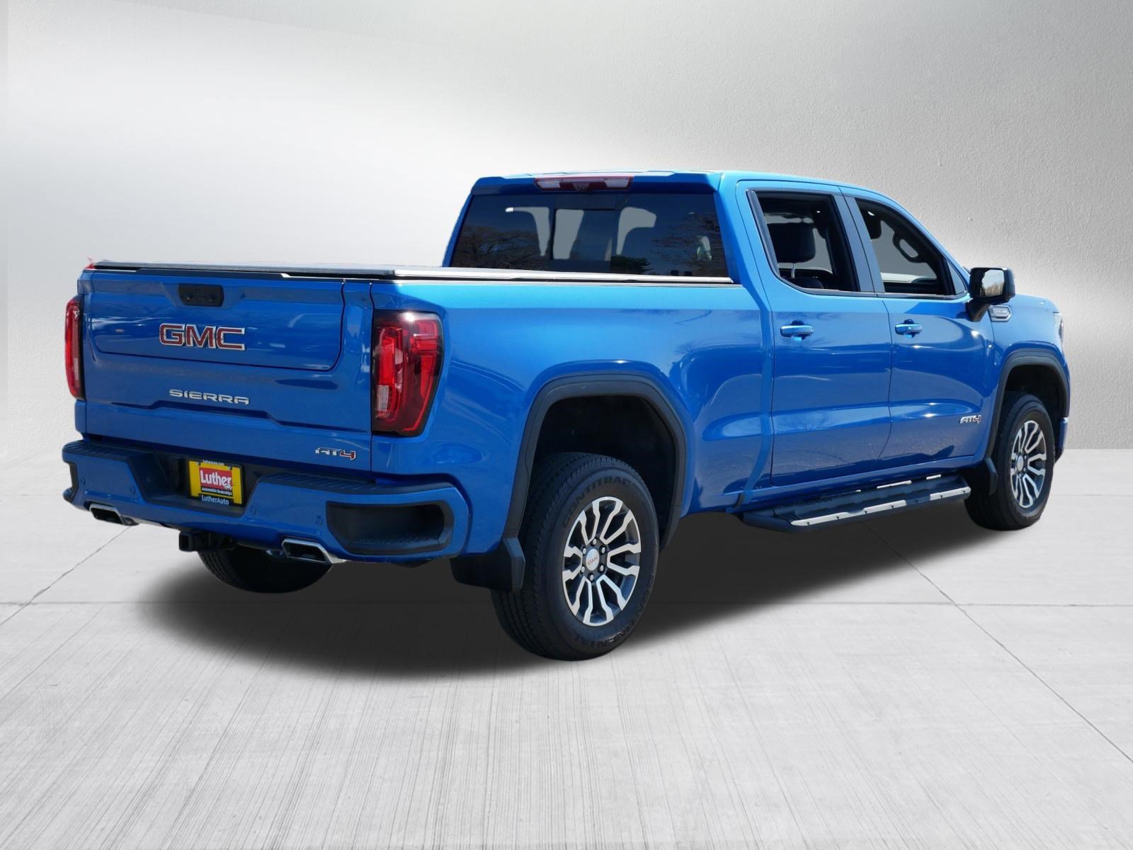 Used 2023 GMC Sierra 1500 AT4 w/ AT4 Premium Package AWD/4WD image 7