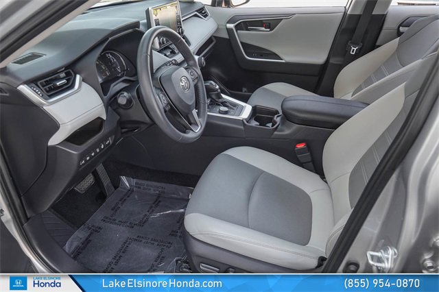 Used 2020 Toyota RAV4 Limited image 15