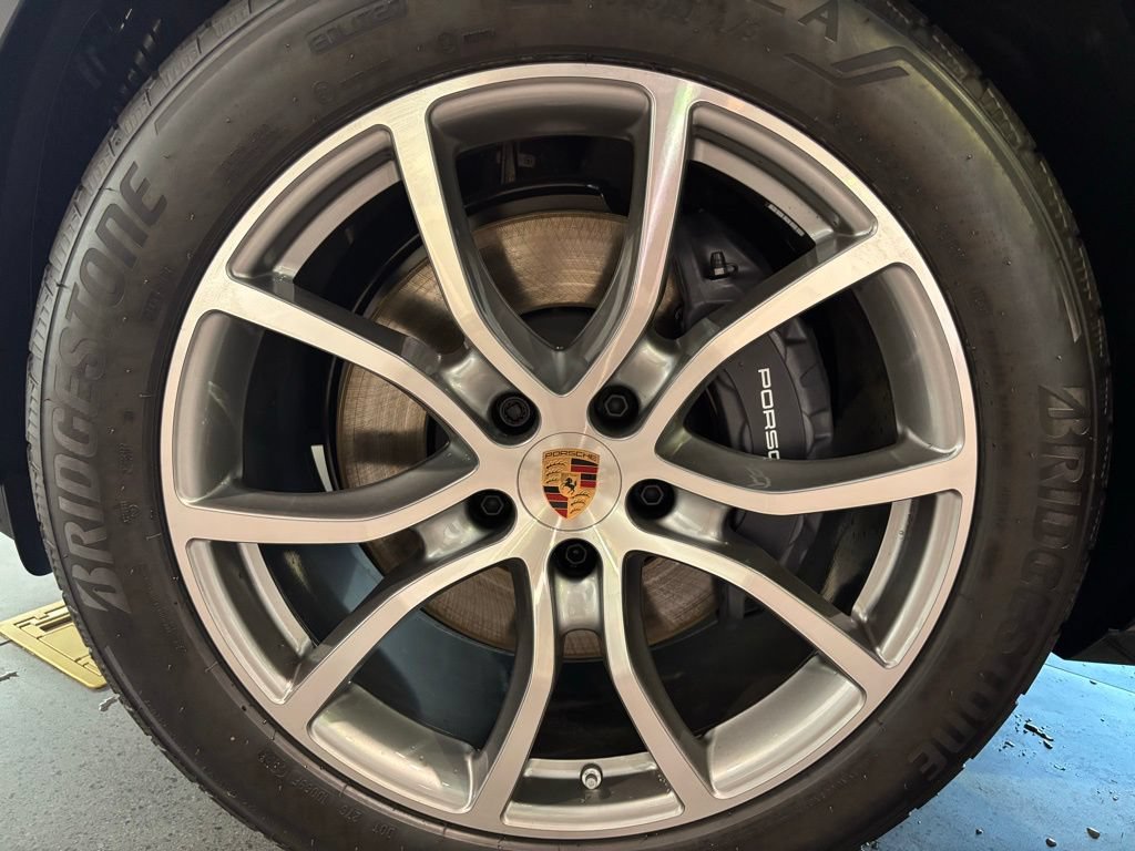 Used 2026 Porsche Cayenne Coupe AWD/4WD image 48