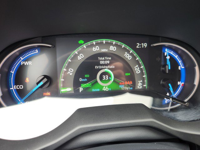 Used 2025 Toyota RAV4 XLE image 34