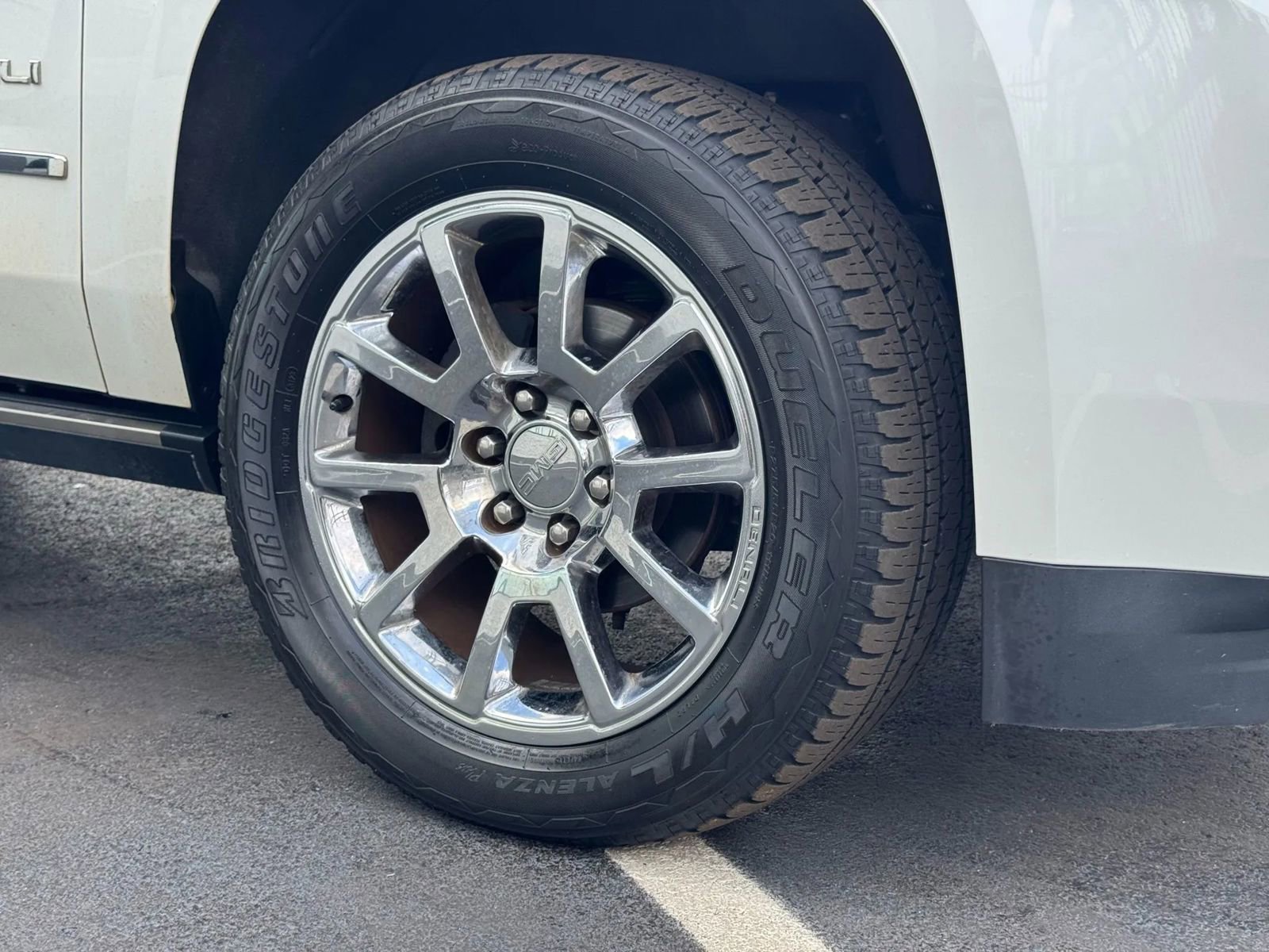 Used 2019 GMC Yukon XL Denali image 21