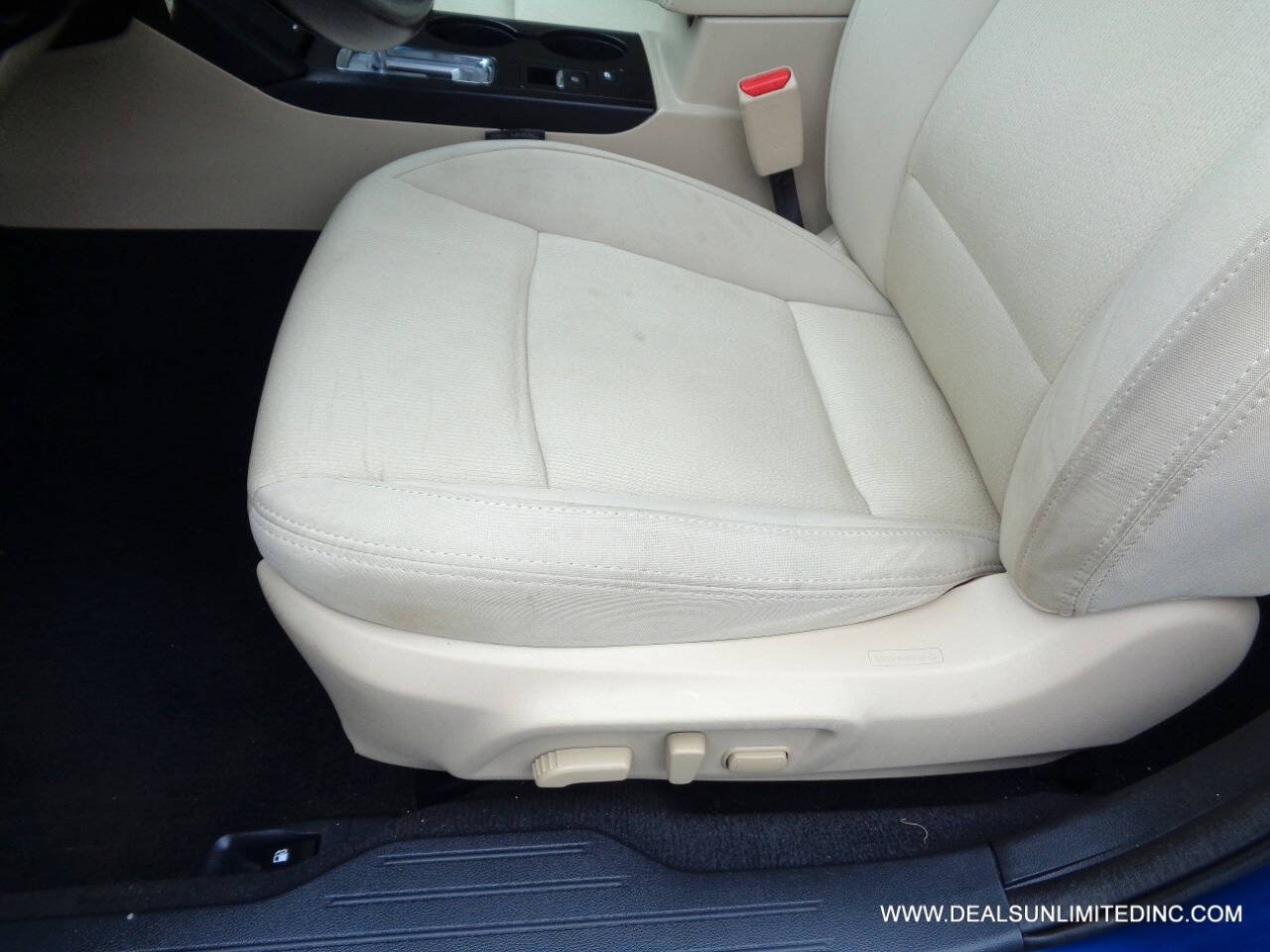 Used 2017 Subaru Legacy 2.5i Premium w/ Moonroof Package AWD/4WD image 8