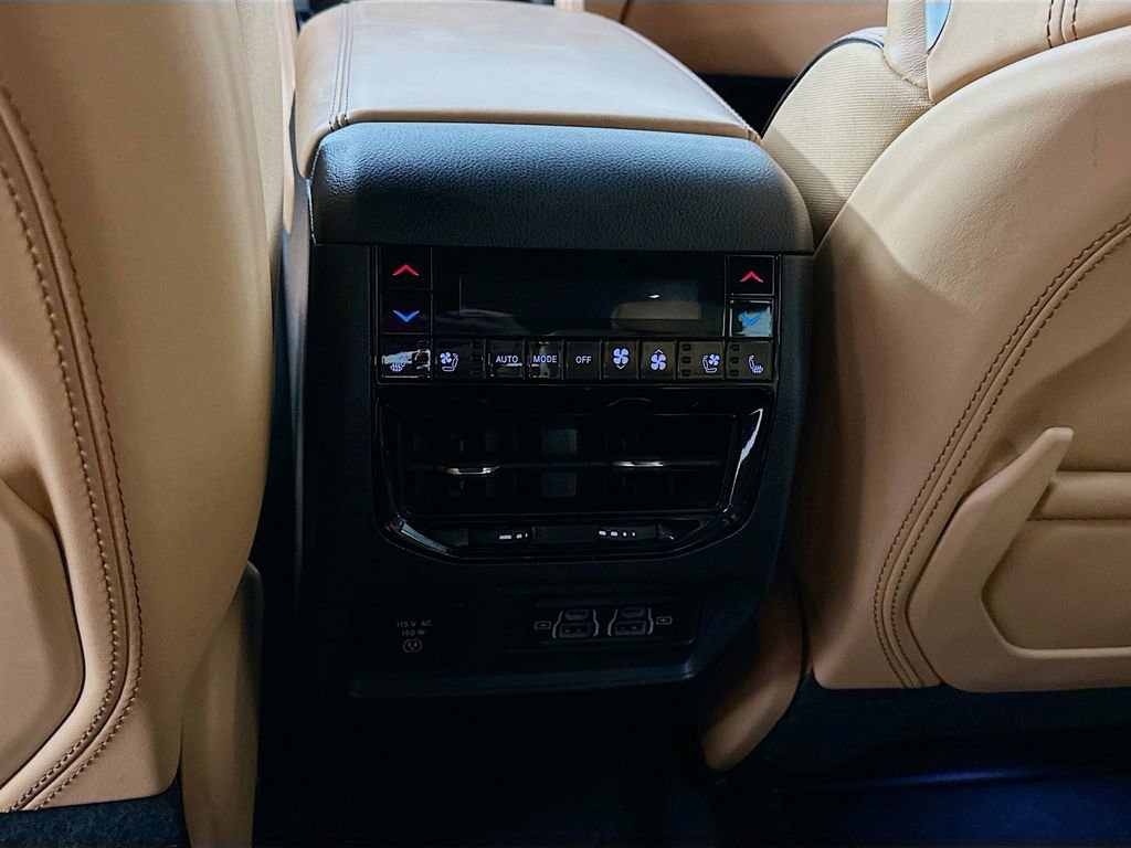 Certified 2024 Jeep Grand Cherokee L Summit AWD/4WD image 39