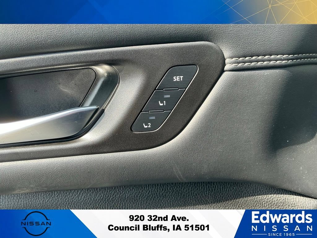 Used 2022 Nissan Pathfinder Platinum w/ Lighting Package (N93) AWD/4WD image 26