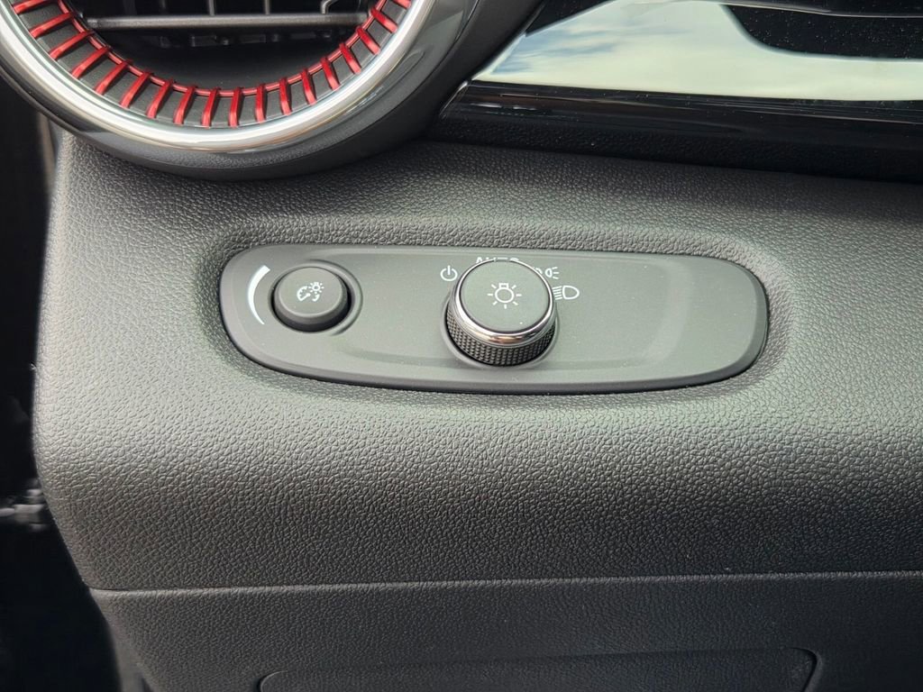 New 2026 Chevrolet Trax RS w/ Sunroof Package image 27