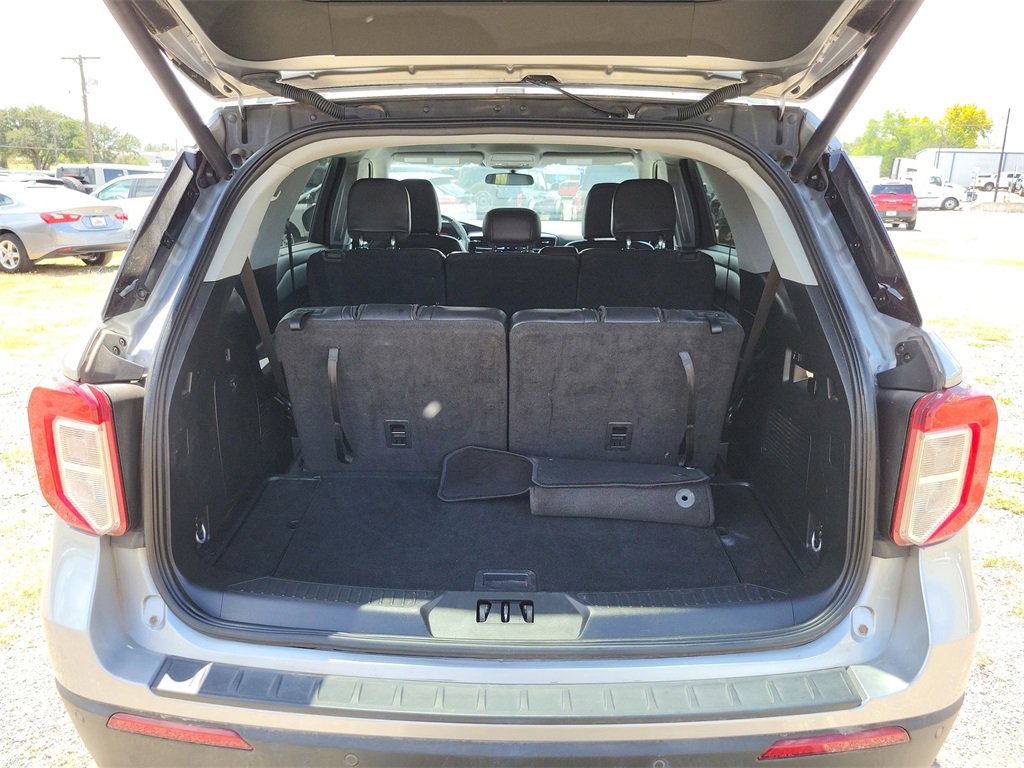 Used 2024 Ford Explorer XLT w/ Equipment Group 202A image 19