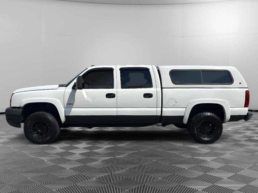 Used 2005 Chevrolet Silverado 2500 LS w/ Heavy-Duty Power Package AWD/4WD image 5