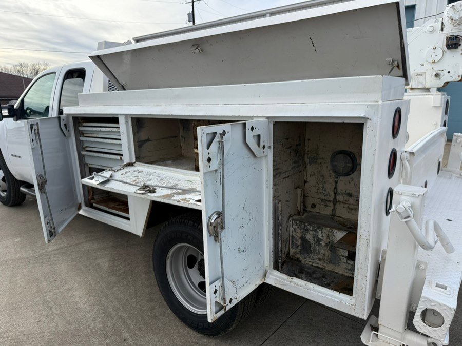 Used 2013 Chevrolet Silverado 3500 W/T image 9
