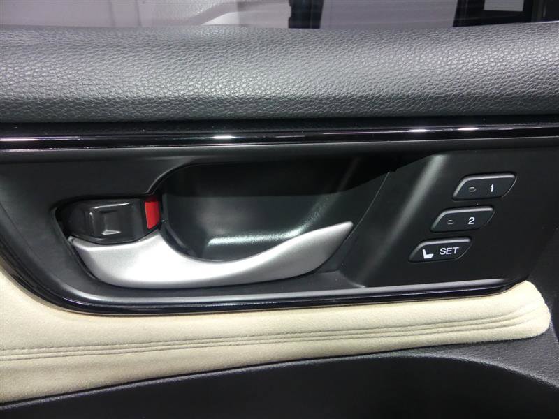 Used 2018 Honda Clarity Touring image 19