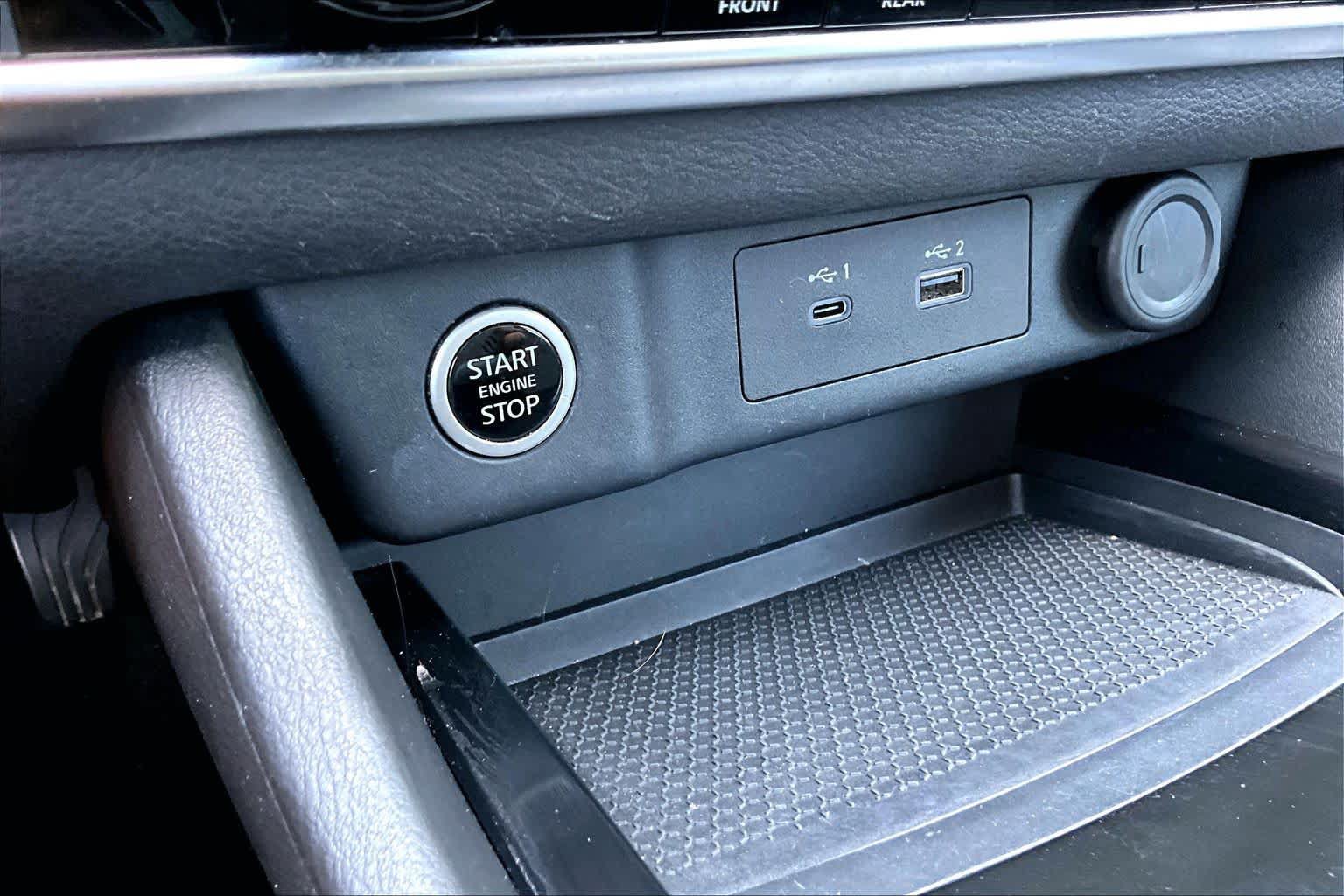 Certified 2023 Nissan Rogue SV FWD image 32