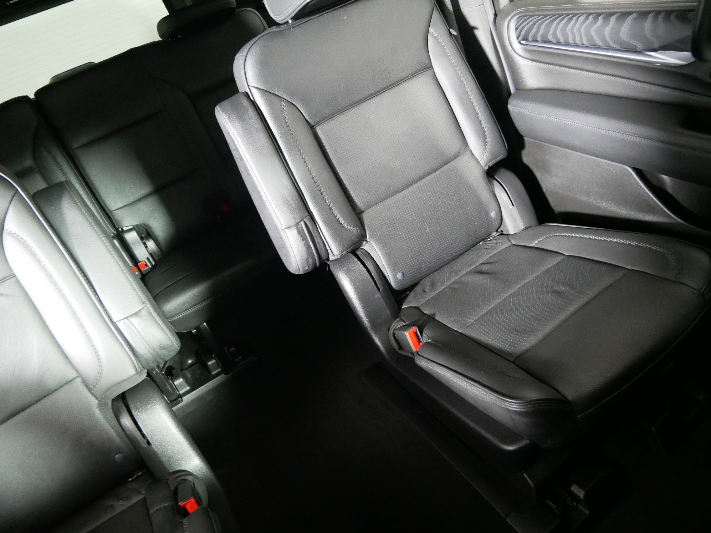 Used 2024 GMC Yukon XL Denali w/ Advanced Technology Package image 14