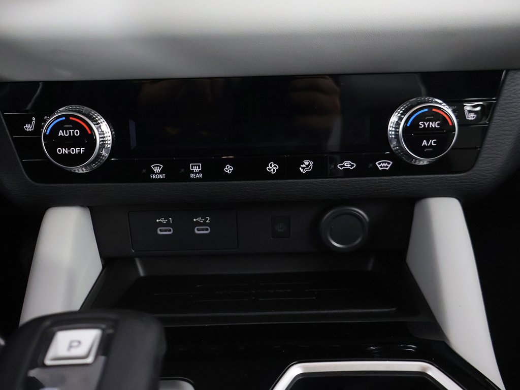 New 2025 Mitsubishi Outlander SE image 48