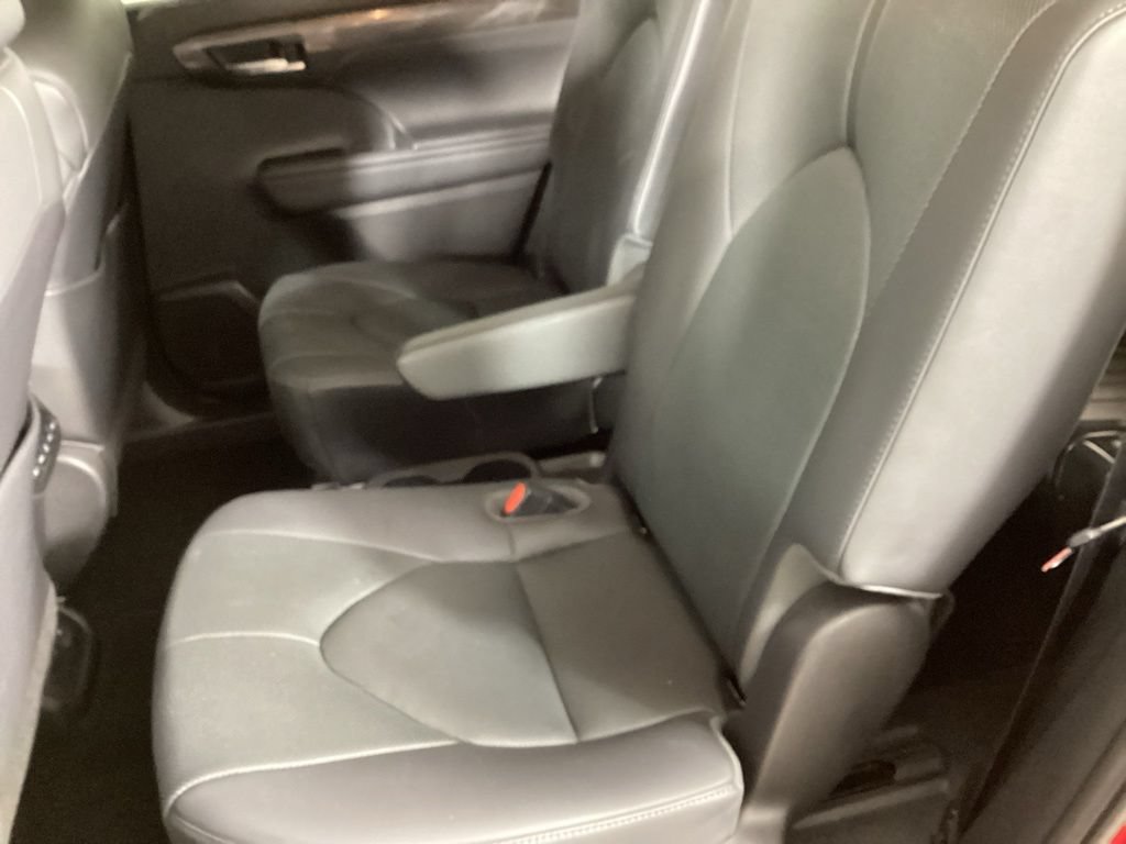 Used 2020 Toyota Highlander Limited AWD/4WD image 22