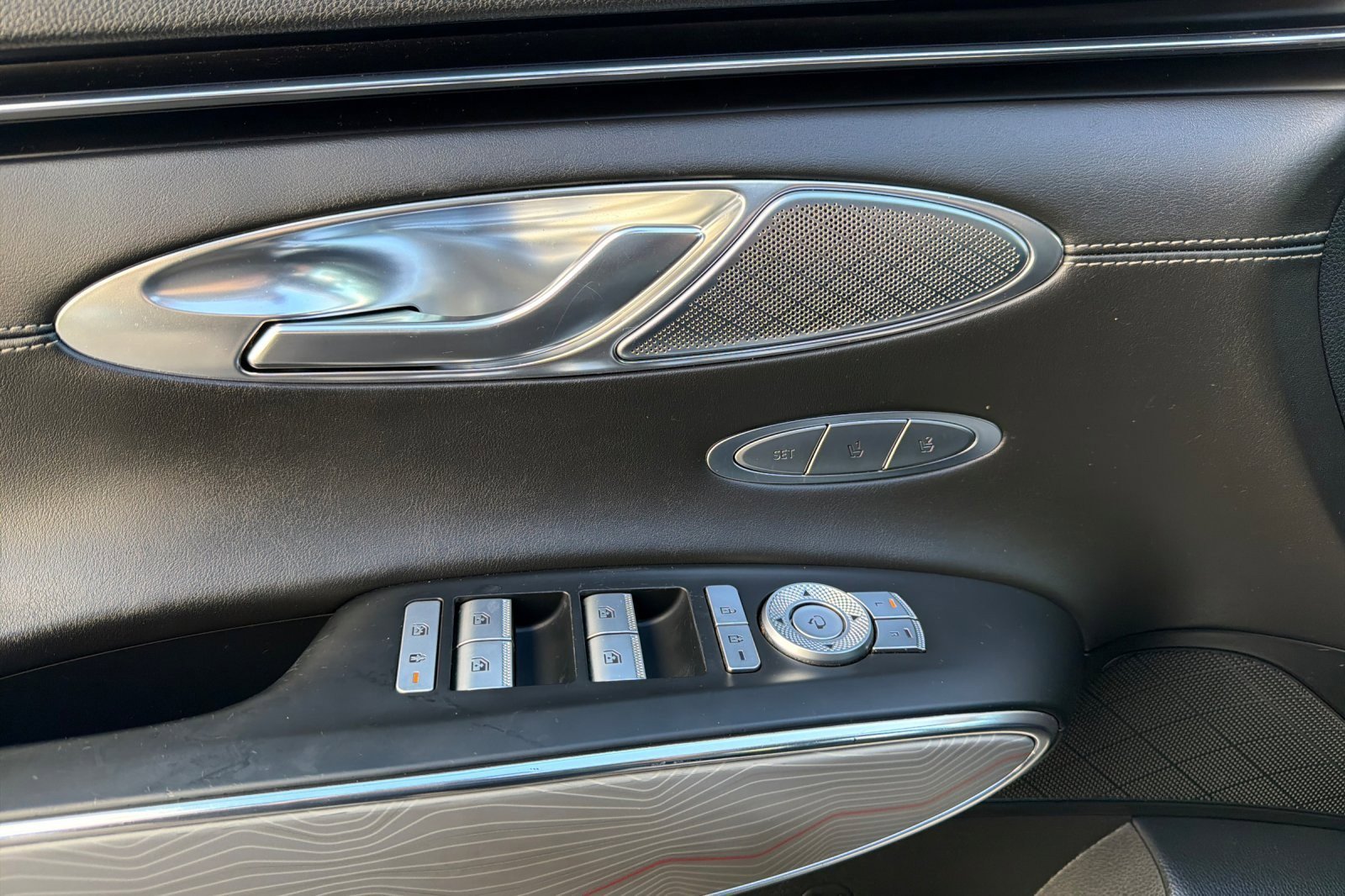 Used 2023 Genesis GV70 2.5T w/ Advanced Package image 10