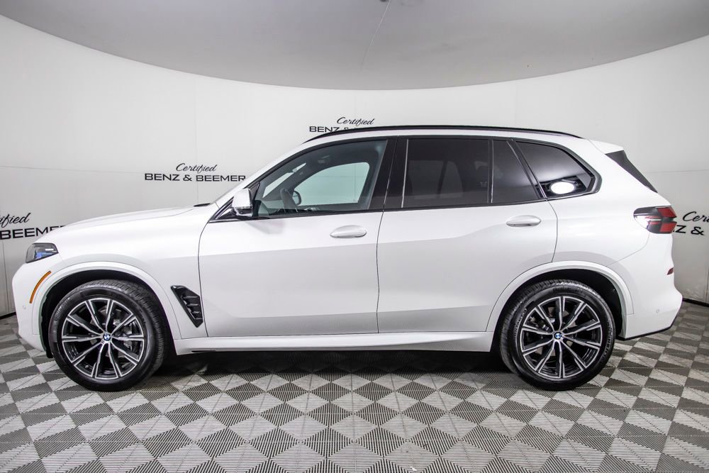 Used 2026 BMW X5 xDrive40i w/ M Sport Package image 11