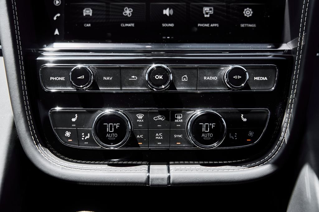 Used 2024 Bentley Bentayga AWD/4WD image 69
