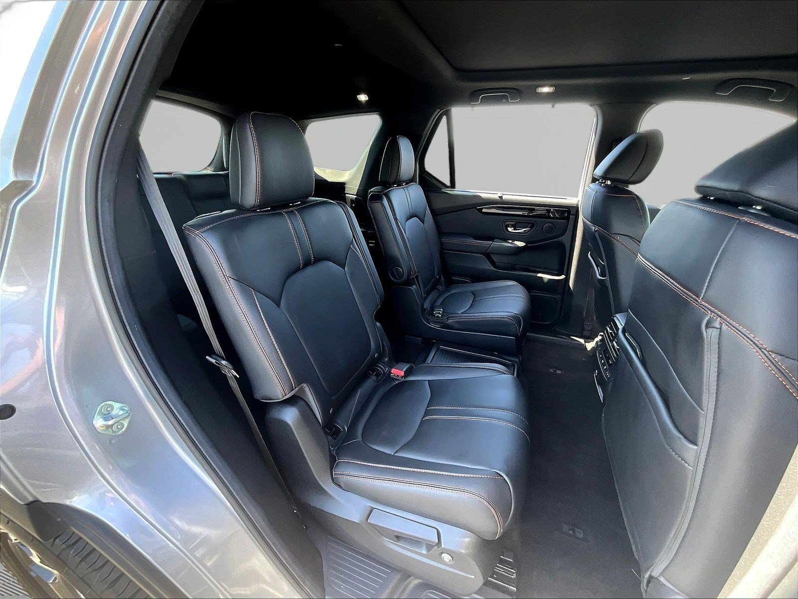 Used 2024 Honda Pilot TrailSport image 25
