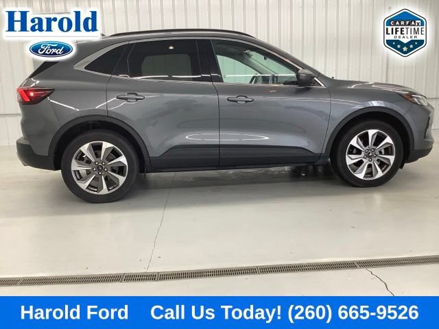 Used 2023 Ford Escape Platinum AWD/4WD image 7