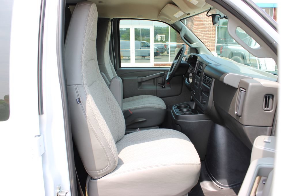 New 2026 Chevrolet Express 3500 Extended w/ Driver Convenience Package RWD image 31